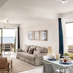 아파트 Mackenzie Beachfront *