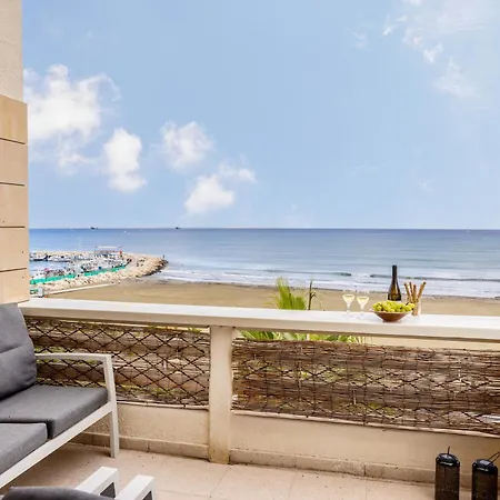 Mackenzie Beachfront * Ларнака