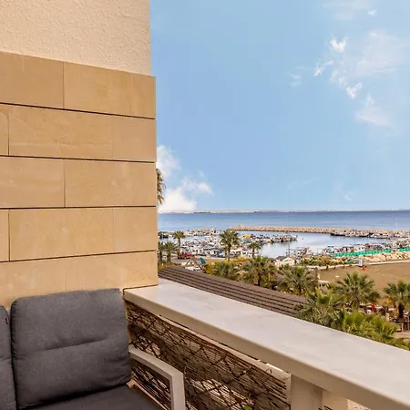 Mackenzie Beachfront شقة لارنكا