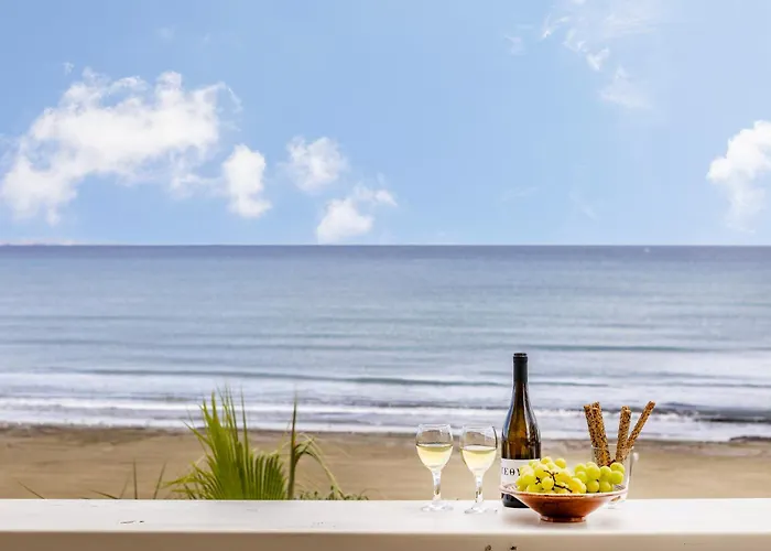 Mackenzie Beachfront * Ларнака