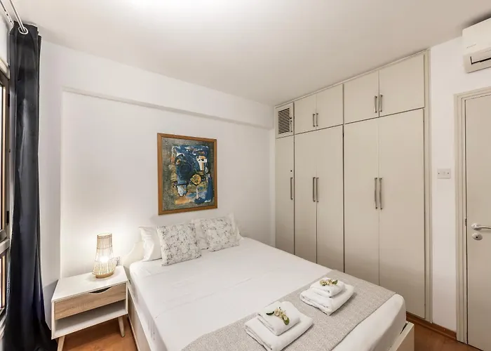 Mackenzie Beachfront * Ларнака