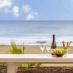 Mackenzie Beachfront Lejlighed
