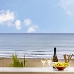 Mackenzie Beachfront * Ларнака