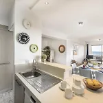 Mackenzie Beachfront Lejlighed