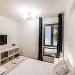 Mackenzie Beachfront * Ларнака
