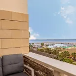 Mackenzie Beachfront Апартаменти Ларнака