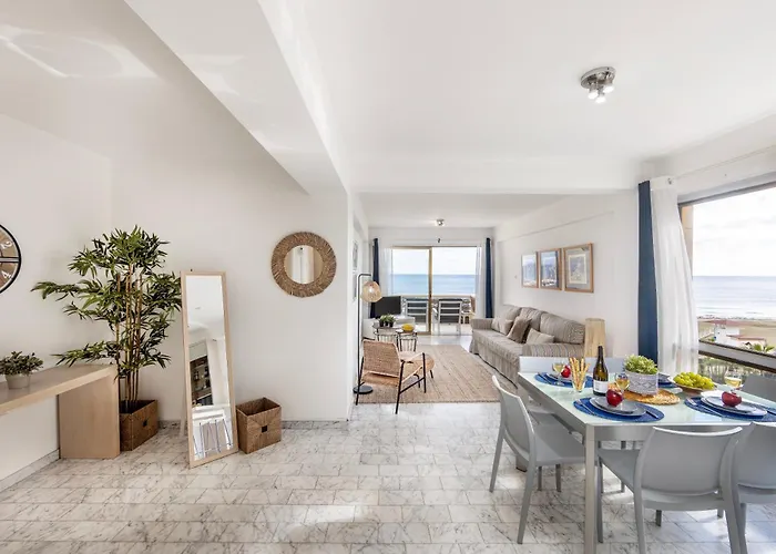 Апартаменты Mackenzie Beachfront