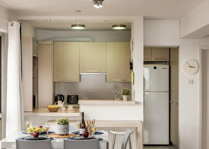 Mackenzie Beachfront Апартаменты *