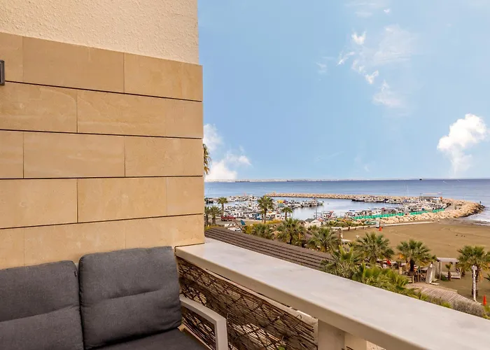 Mackenzie Beachfront Апартаменты Ларнака